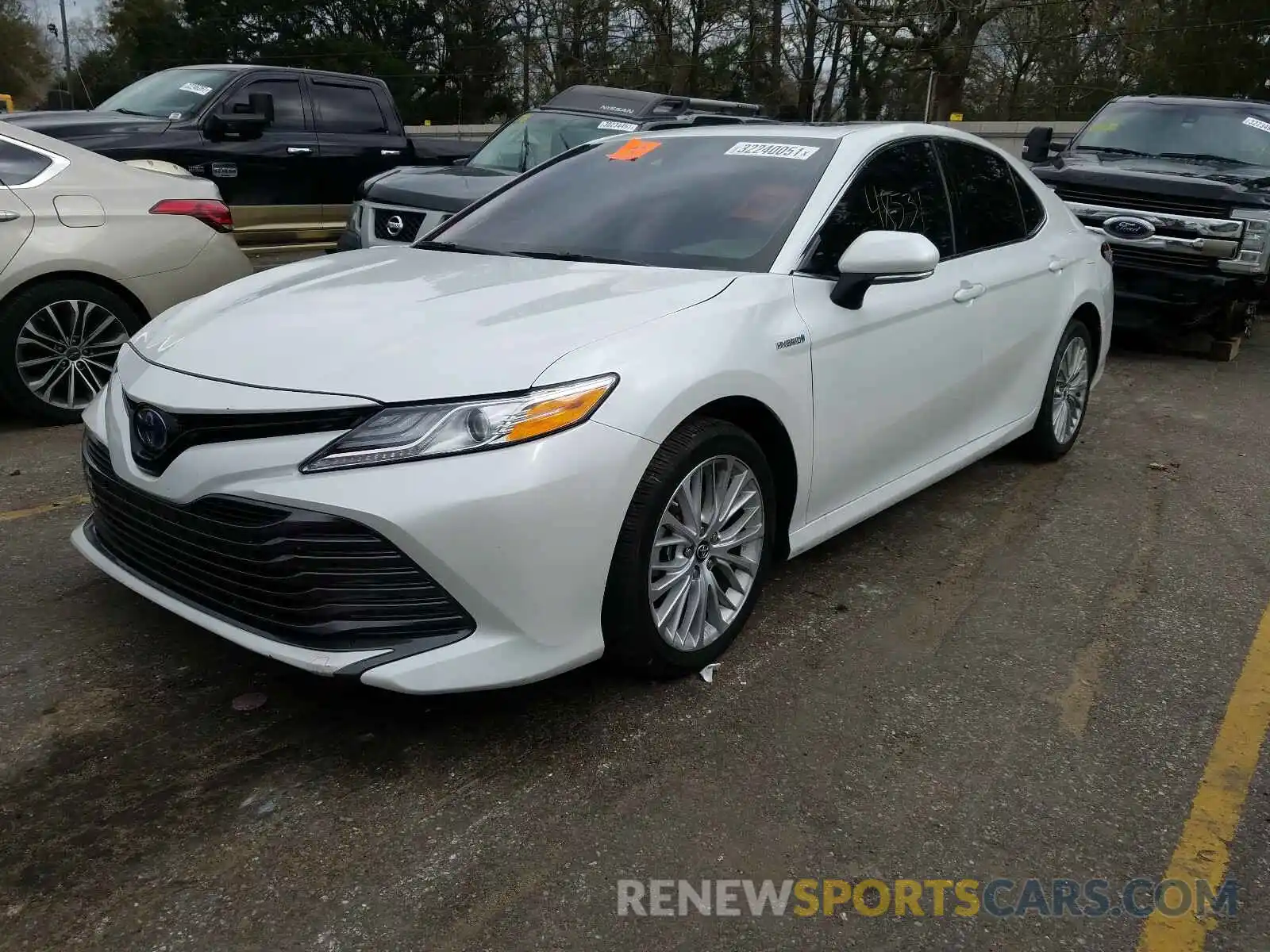 2 Photograph of a damaged car 4T1B21HKXKU511849 TOYOTA CAMRY 2019