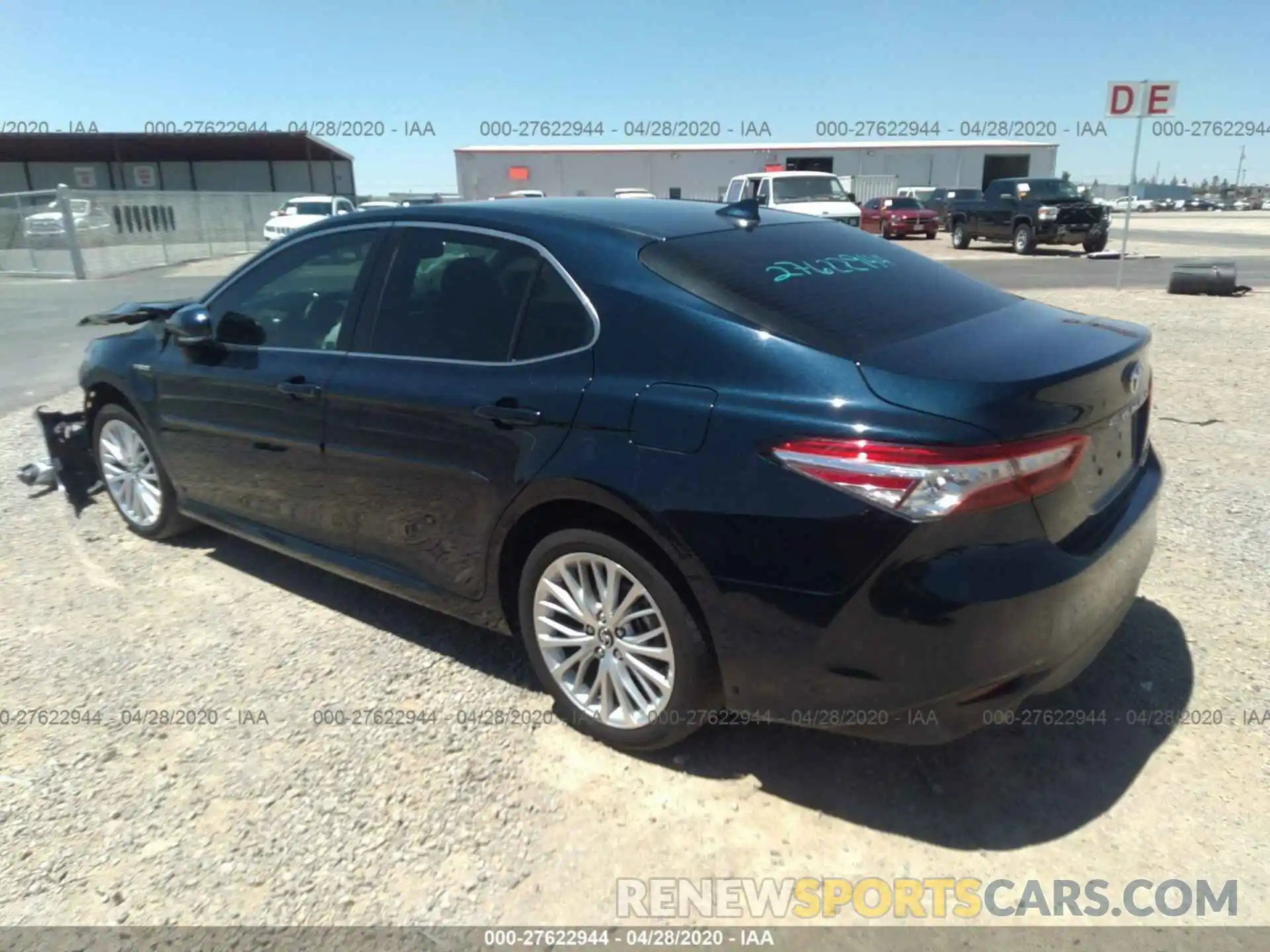 3 Photograph of a damaged car 4T1B21HKXKU512077 TOYOTA CAMRY 2019