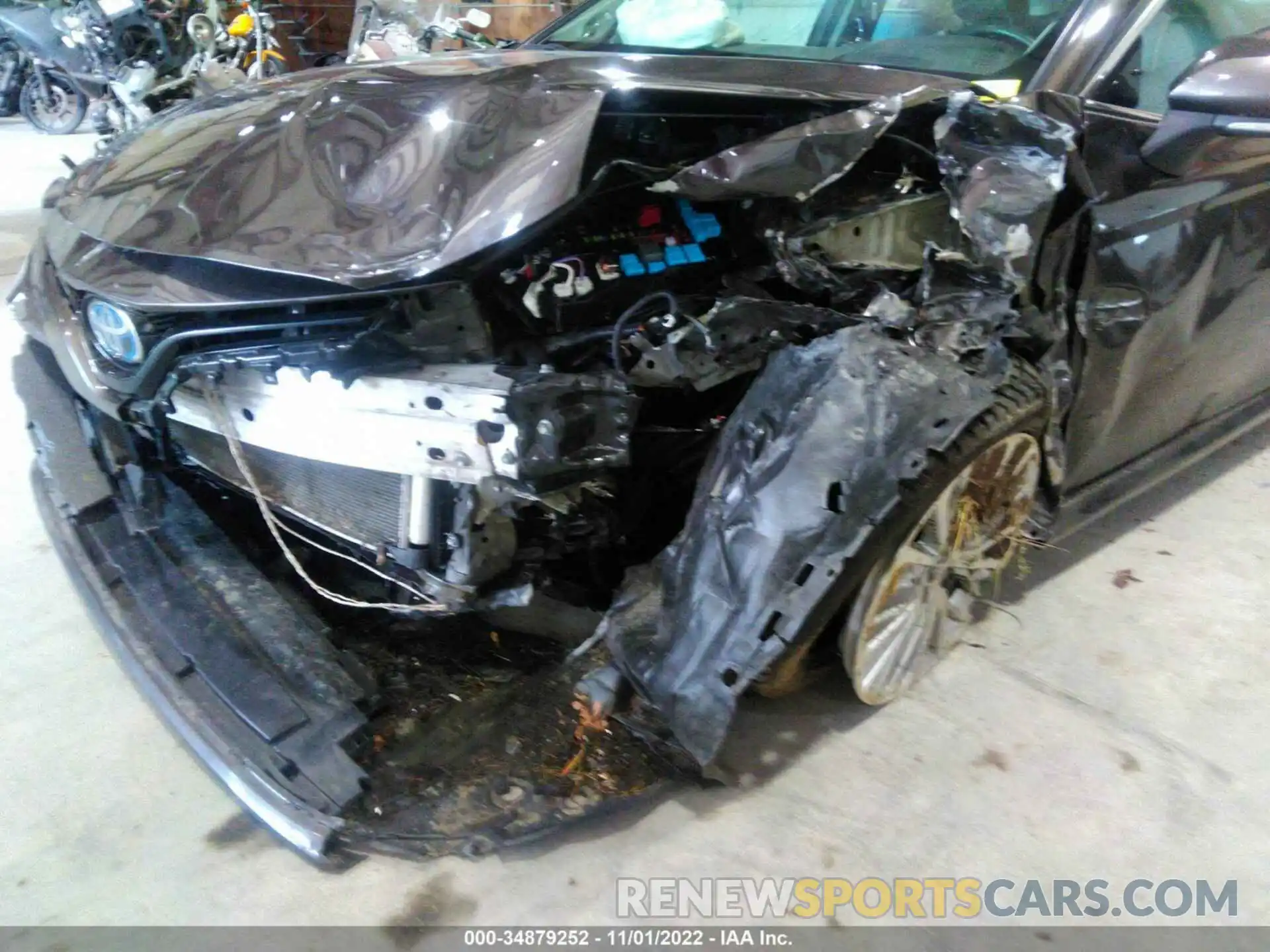 6 Photograph of a damaged car 4T1B21HKXKU513729 TOYOTA CAMRY 2019