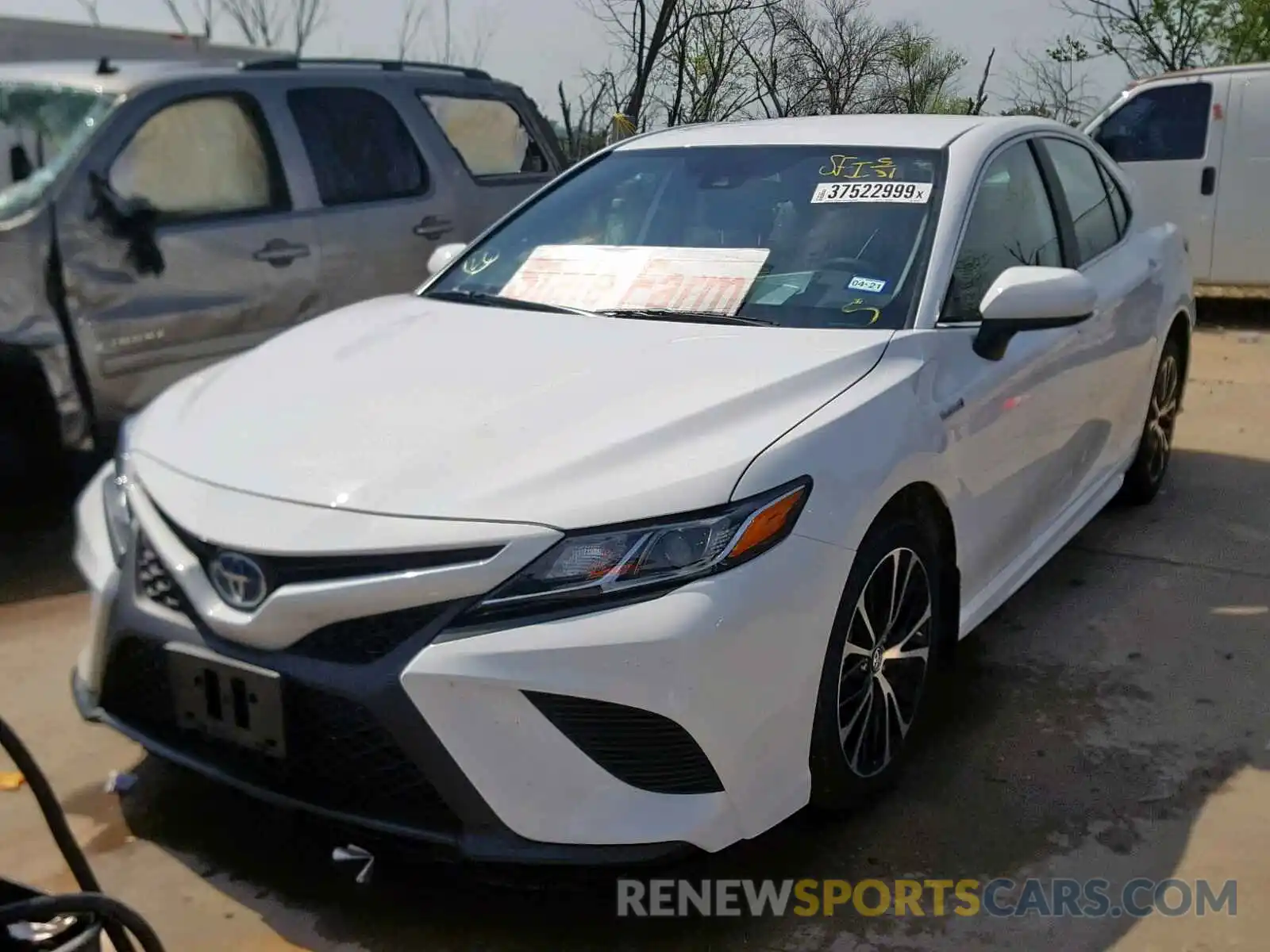 2 Photograph of a damaged car 4T1B21HKXKU517571 TOYOTA CAMRY 2019