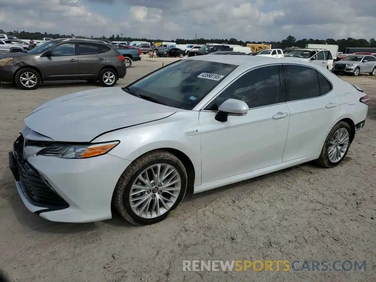 1 Photograph of a damaged car 4T1B21HKXKU520289 TOYOTA CAMRY 2019