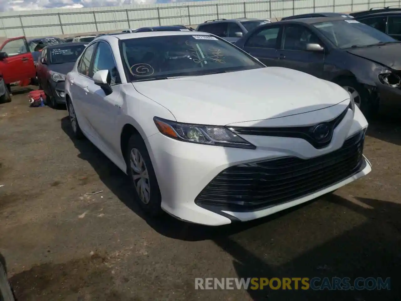 1 Photograph of a damaged car 4T1B31HK0KU004889 TOYOTA CAMRY 2019