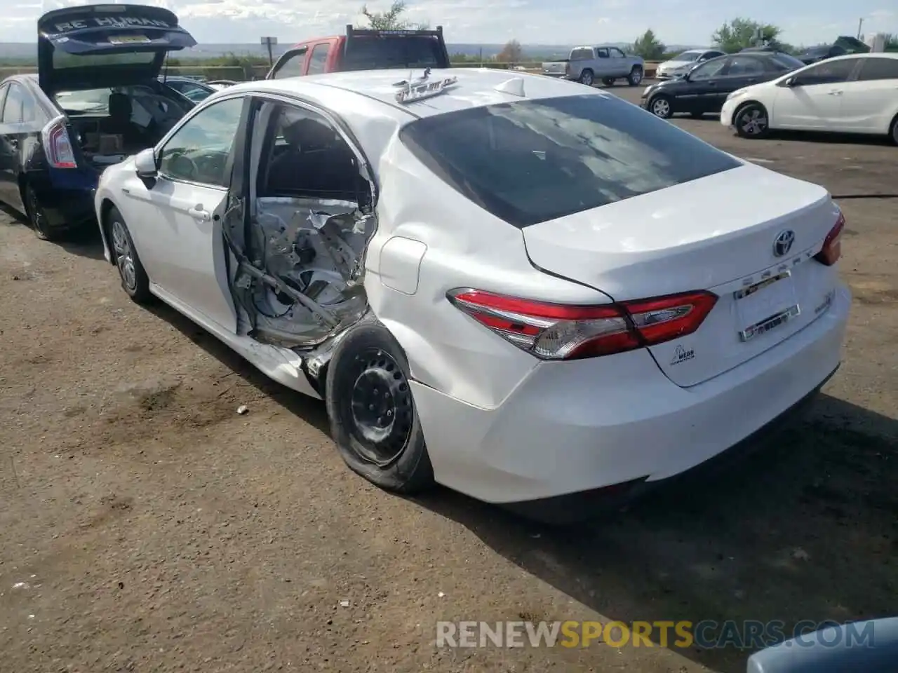 3 Photograph of a damaged car 4T1B31HK0KU004889 TOYOTA CAMRY 2019