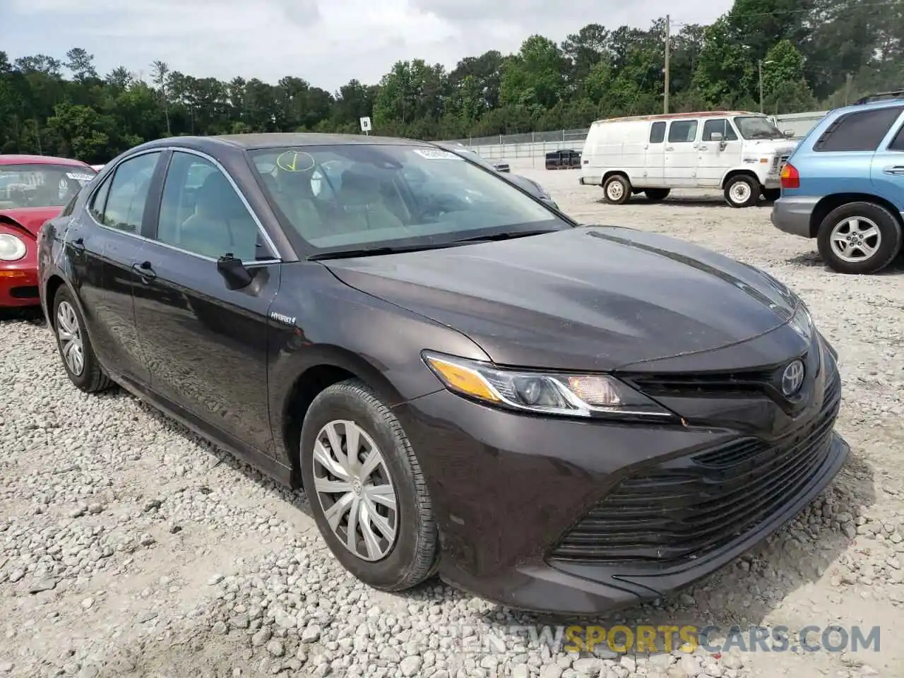 1 Photograph of a damaged car 4T1B31HK0KU005296 TOYOTA CAMRY 2019