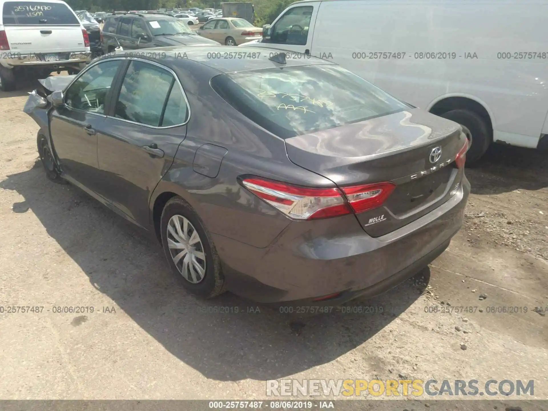 3 Photograph of a damaged car 4T1B31HK0KU513283 TOYOTA CAMRY 2019