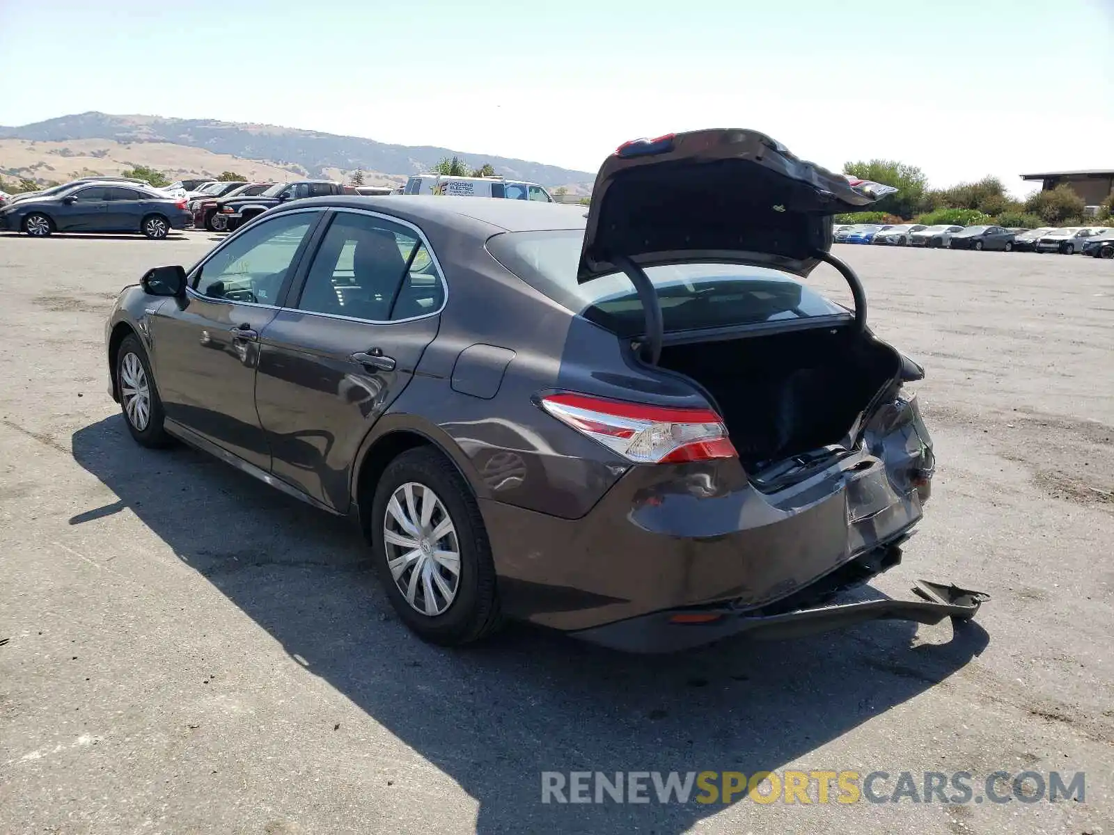 3 Photograph of a damaged car 4T1B31HK0KU514319 TOYOTA CAMRY 2019