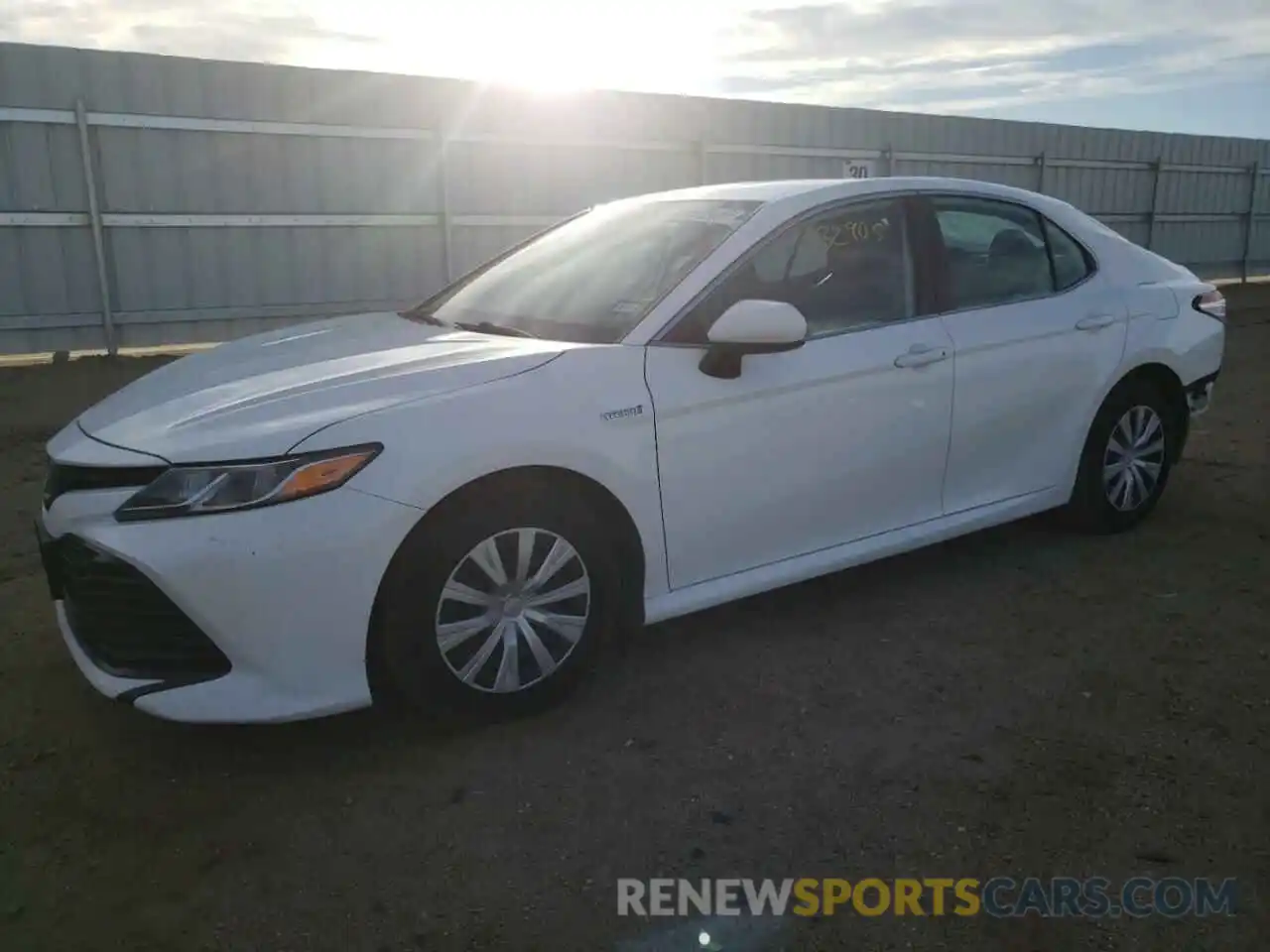 1 Photograph of a damaged car 4T1B31HK1KU006568 TOYOTA CAMRY 2019