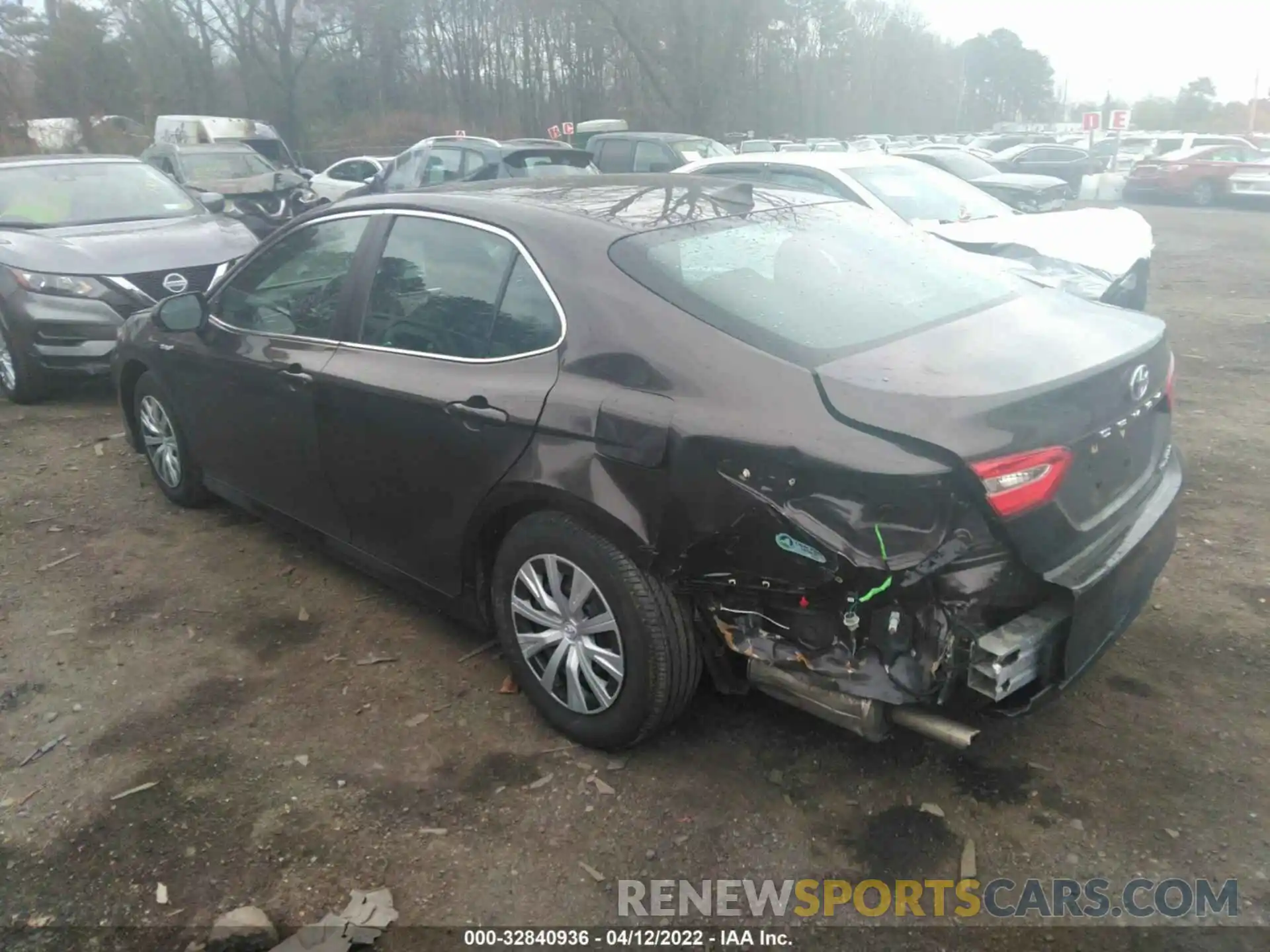 3 Photograph of a damaged car 4T1B31HK1KU008059 TOYOTA CAMRY 2019