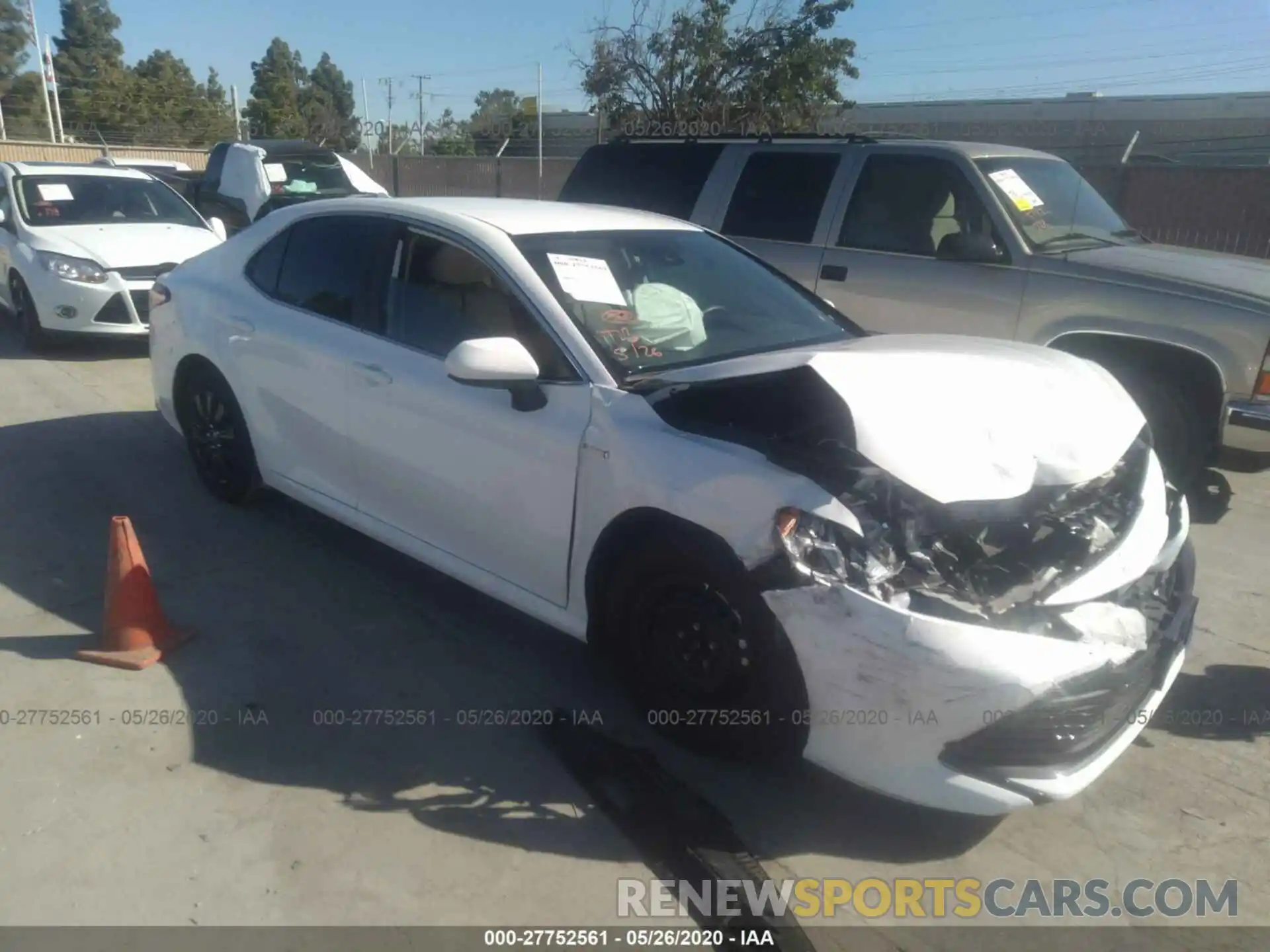 1 Photograph of a damaged car 4T1B31HK1KU511509 TOYOTA CAMRY 2019