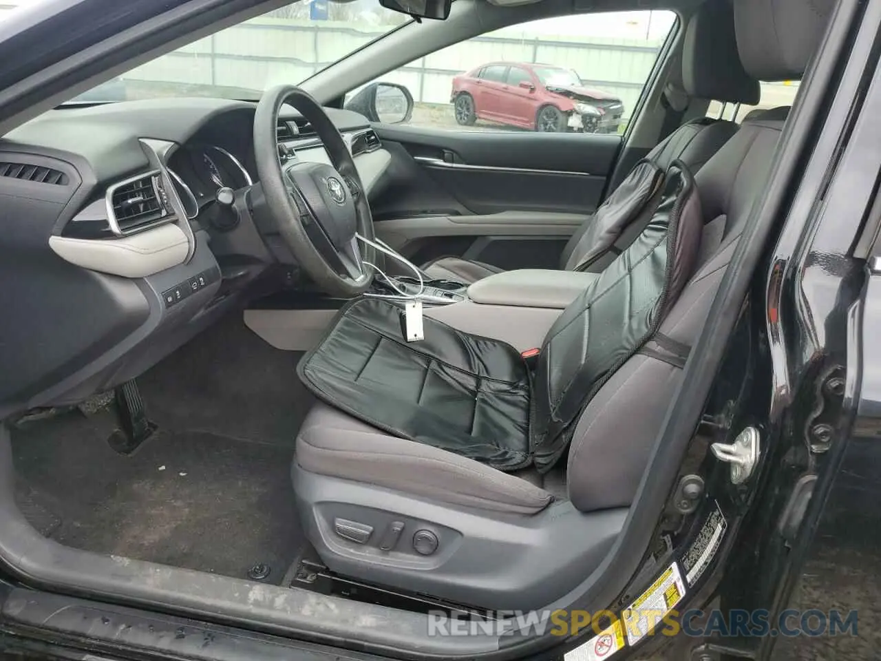 7 Photograph of a damaged car 4T1B31HK1KU512465 TOYOTA CAMRY 2019
