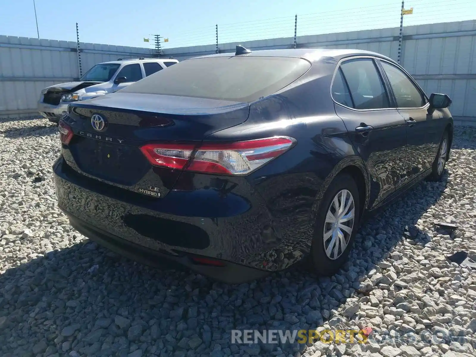 4 Photograph of a damaged car 4T1B31HK1KU513504 TOYOTA CAMRY 2019