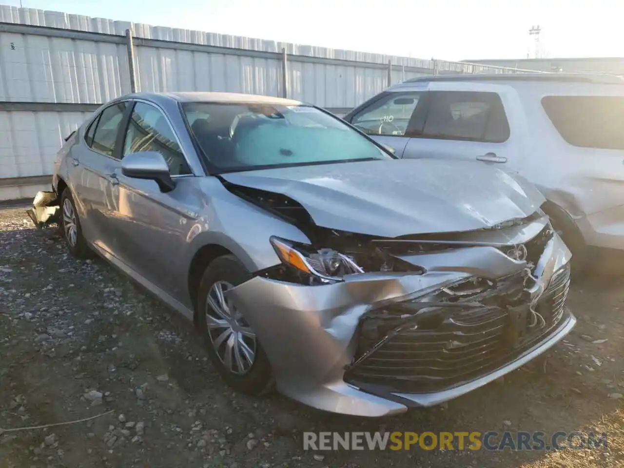 1 Photograph of a damaged car 4T1B31HK1KU517472 TOYOTA CAMRY 2019