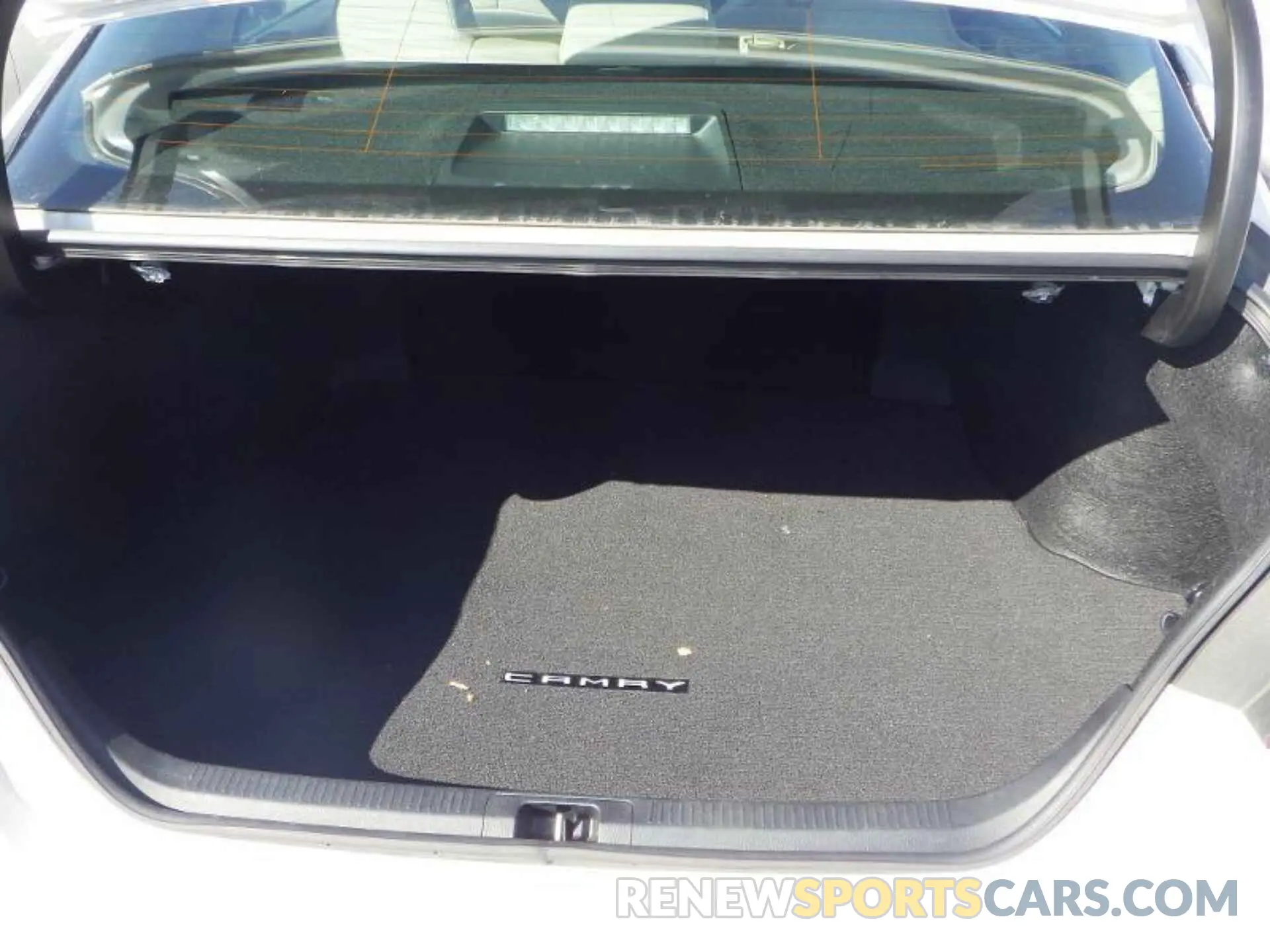 1 Photograph of a damaged car 4T1B31HK2KU511678 TOYOTA CAMRY 2019