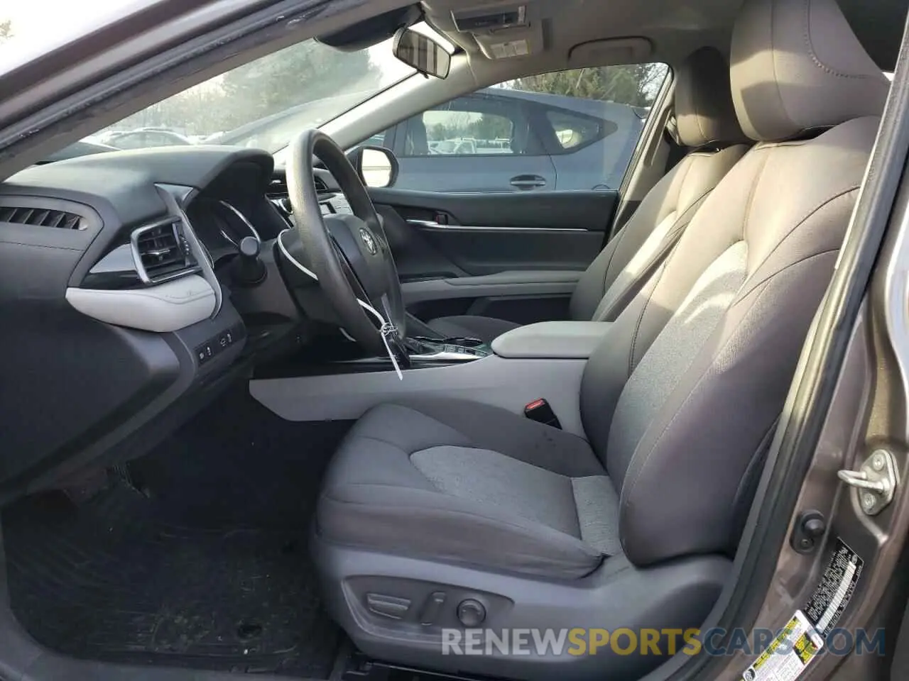 7 Photograph of a damaged car 4T1B31HK2KU512653 TOYOTA CAMRY 2019
