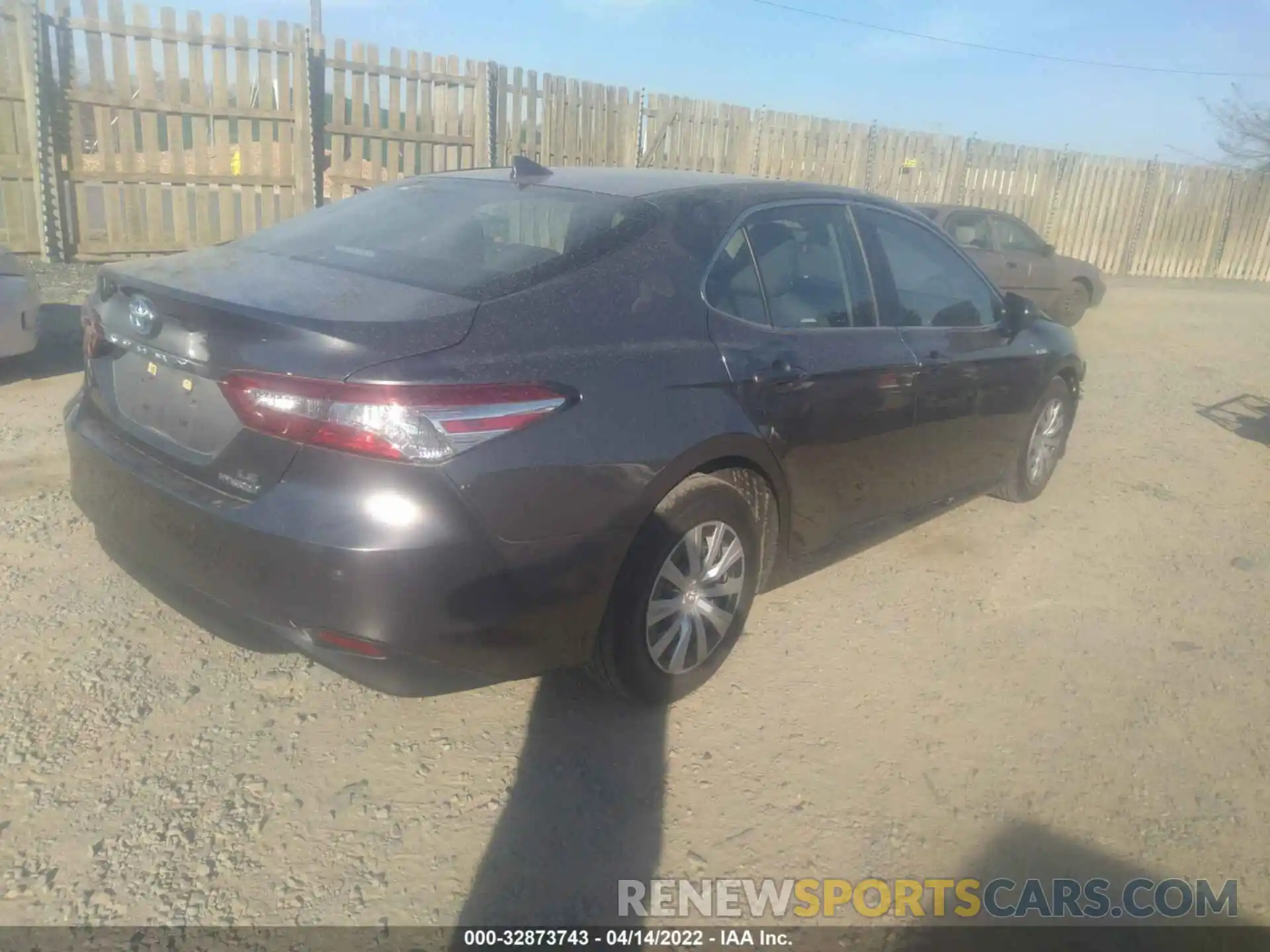 4 Photograph of a damaged car 4T1B31HK2KU514113 TOYOTA CAMRY 2019