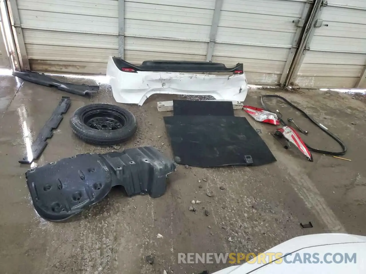 12 Photograph of a damaged car 4T1B31HK3KU004904 TOYOTA CAMRY 2019