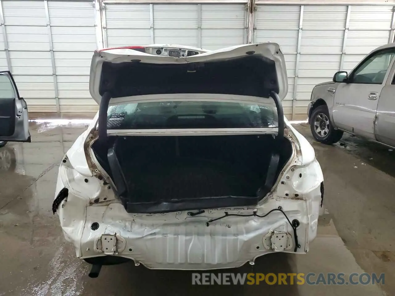6 Photograph of a damaged car 4T1B31HK3KU004904 TOYOTA CAMRY 2019
