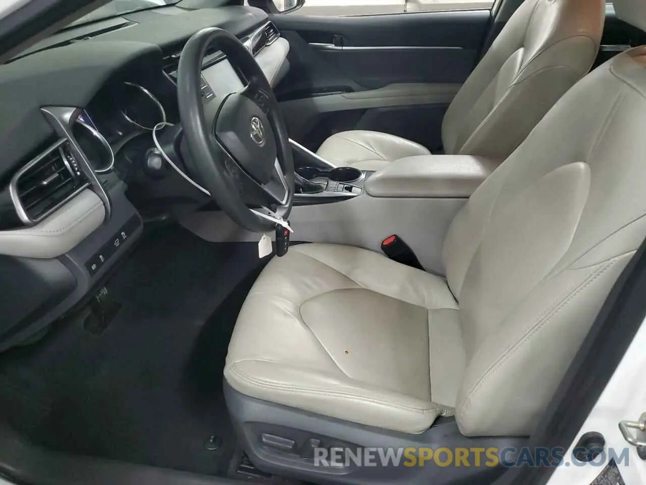 7 Photograph of a damaged car 4T1B31HK3KU004904 TOYOTA CAMRY 2019