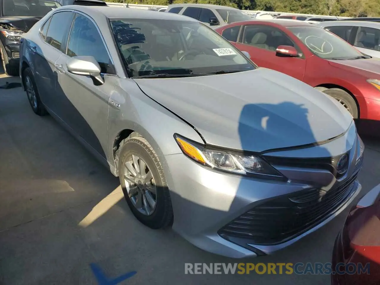 4 Photograph of a damaged car 4T1B31HK3KU005258 TOYOTA CAMRY 2019