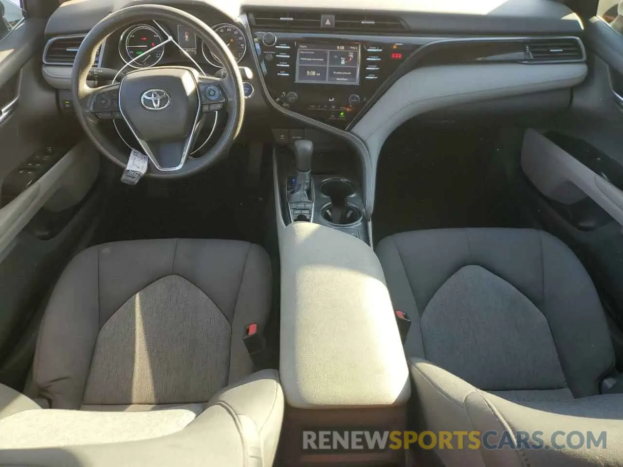 8 Photograph of a damaged car 4T1B31HK3KU005258 TOYOTA CAMRY 2019