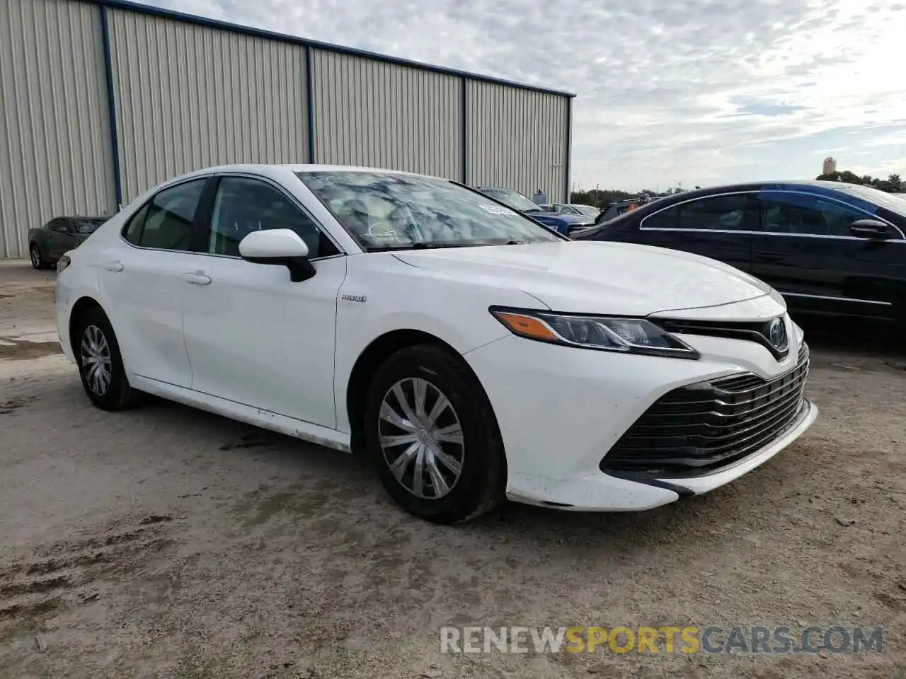 4 Photograph of a damaged car 4T1B31HK3KU008919 TOYOTA CAMRY 2019