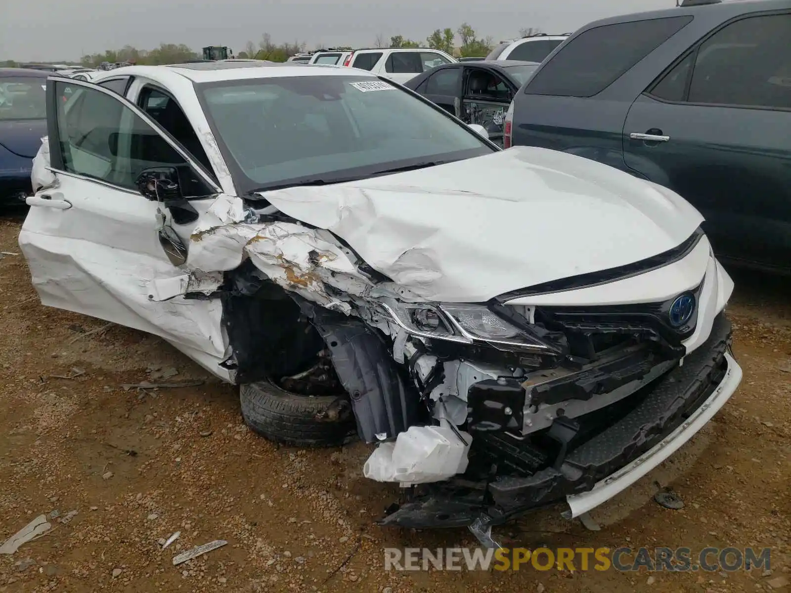 1 Photograph of a damaged car 4T1B31HK3KU508689 TOYOTA CAMRY 2019