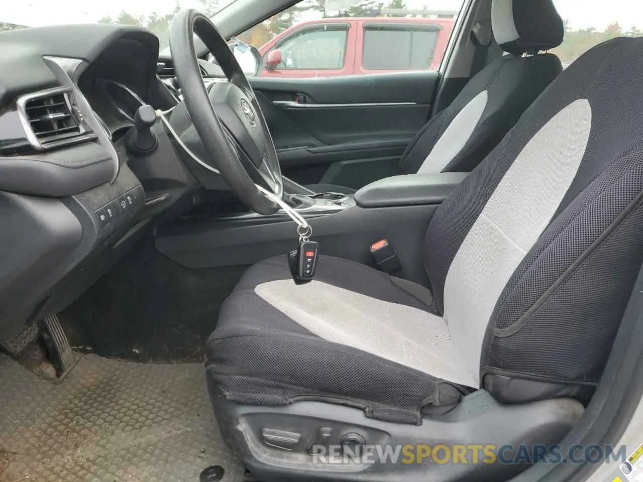 7 Photograph of a damaged car 4T1B31HK3KU509485 TOYOTA CAMRY 2019