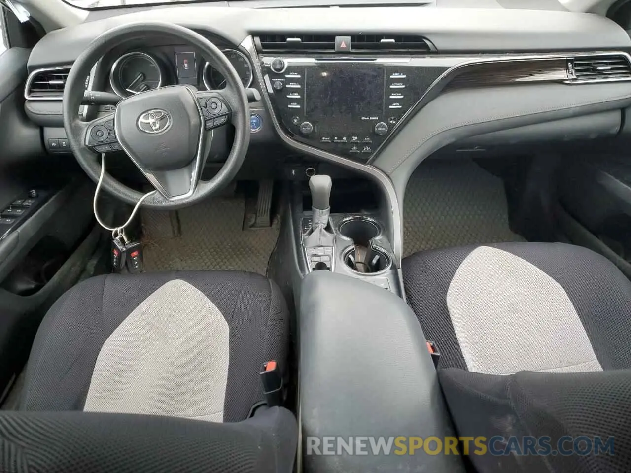 8 Photograph of a damaged car 4T1B31HK3KU509485 TOYOTA CAMRY 2019
