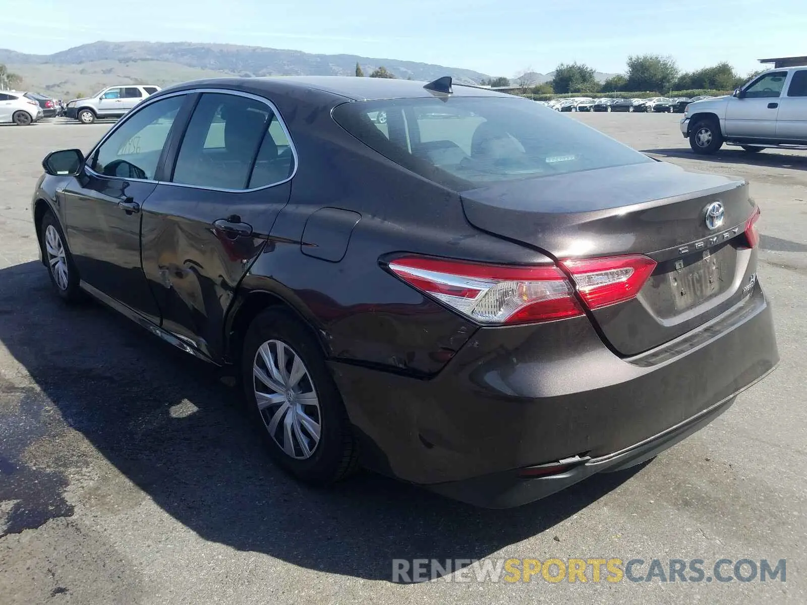 3 Photograph of a damaged car 4T1B31HK3KU510328 TOYOTA CAMRY 2019