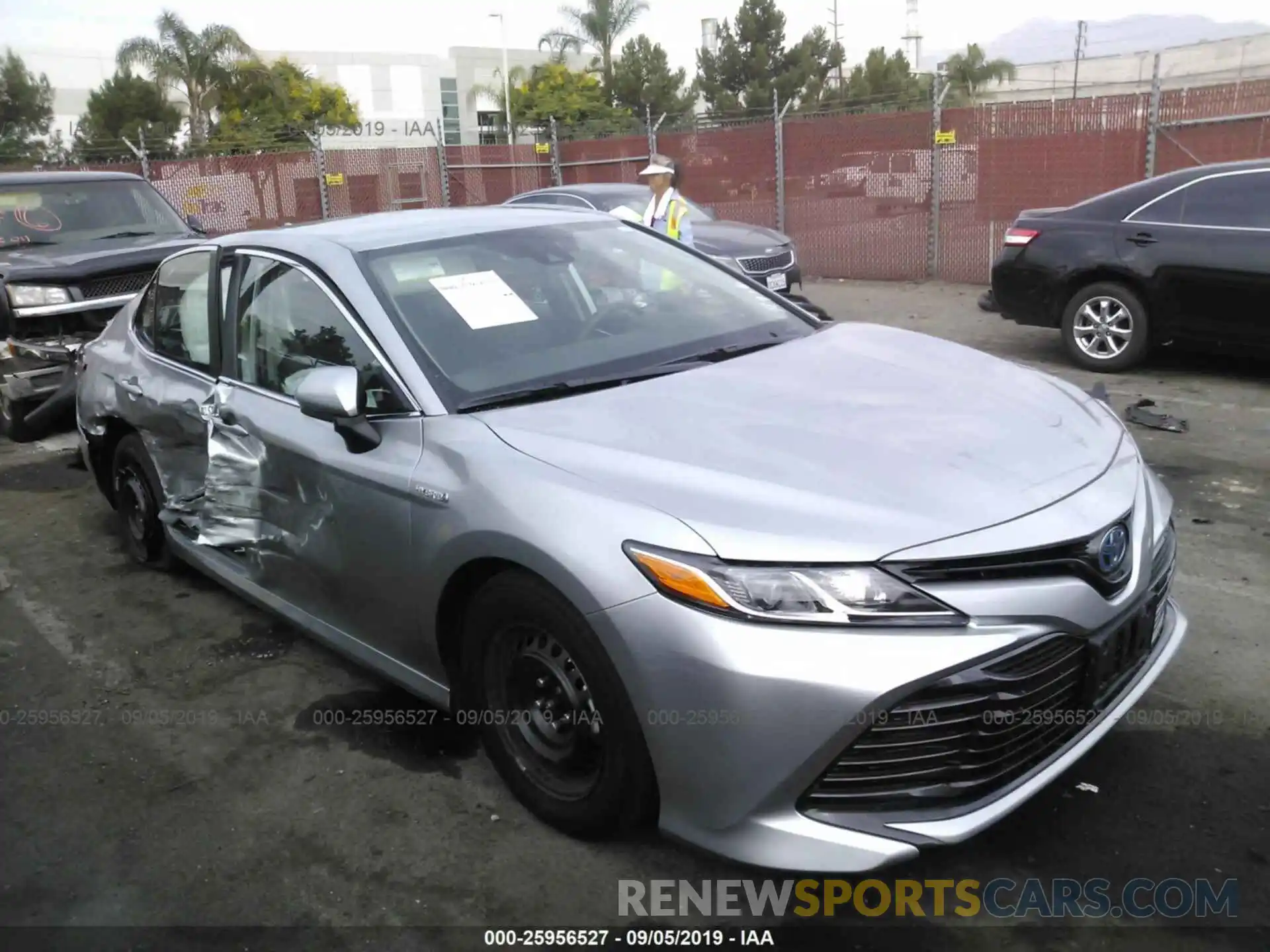 1 Photograph of a damaged car 4T1B31HK3KU510541 TOYOTA CAMRY 2019