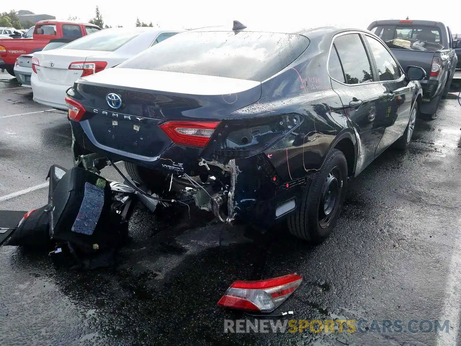 4 Photograph of a damaged car 4T1B31HK3KU512869 TOYOTA CAMRY 2019