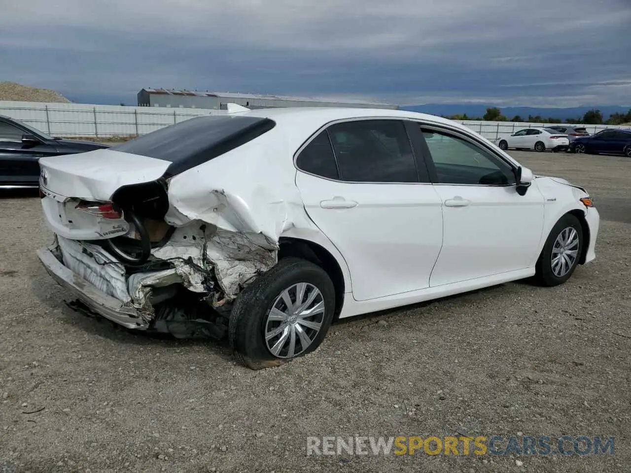 3 Photograph of a damaged car 4T1B31HK3KU513620 TOYOTA CAMRY 2019