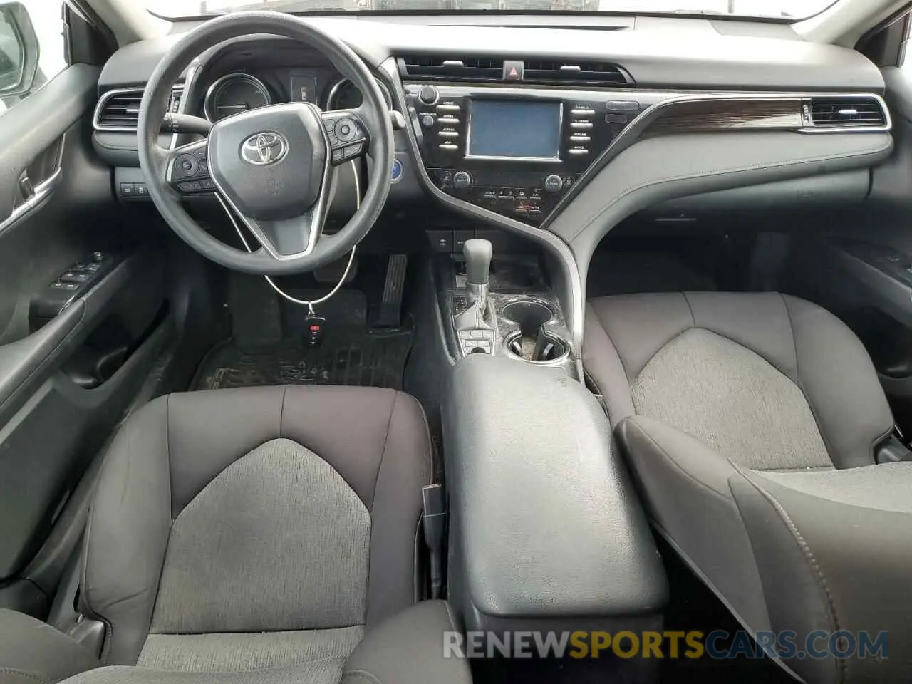 8 Photograph of a damaged car 4T1B31HK3KU513620 TOYOTA CAMRY 2019