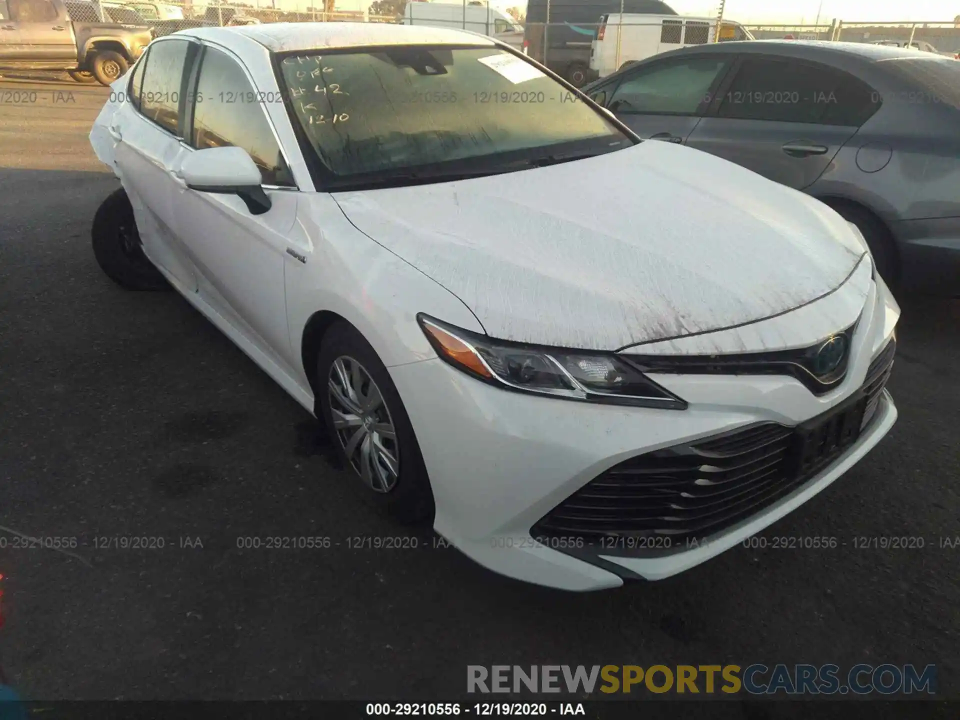 1 Photograph of a damaged car 4T1B31HK3KU517070 TOYOTA CAMRY 2019