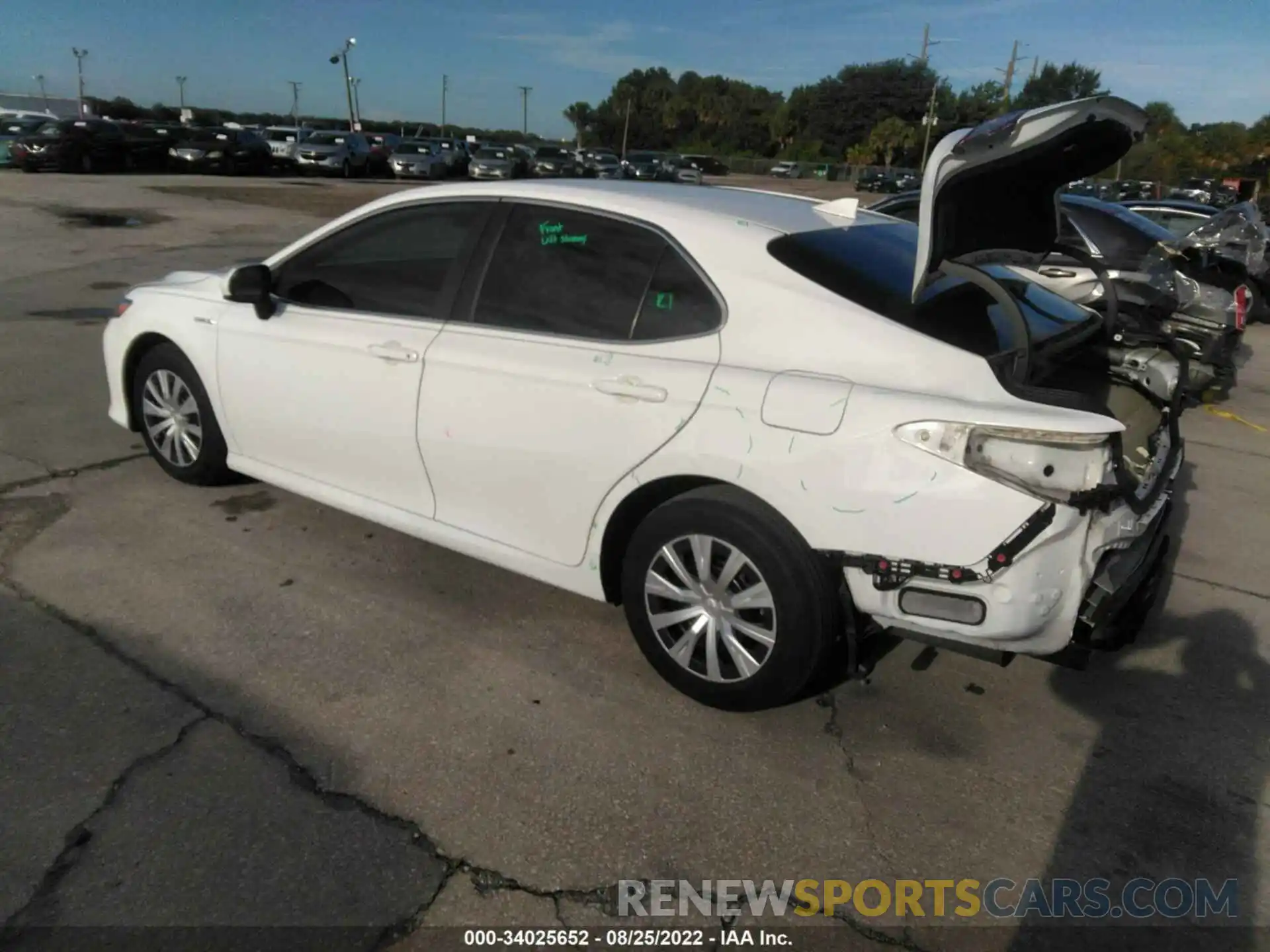 3 Photograph of a damaged car 4T1B31HK4KU508703 TOYOTA CAMRY 2019