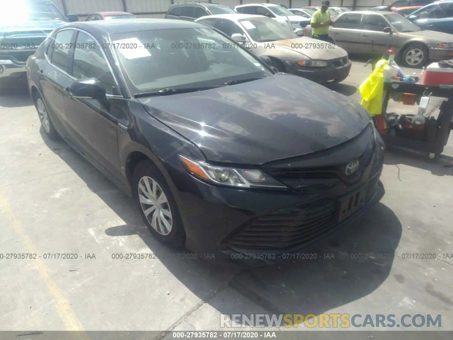 1 Photograph of a damaged car 4T1B31HK4KU511732 TOYOTA CAMRY 2019