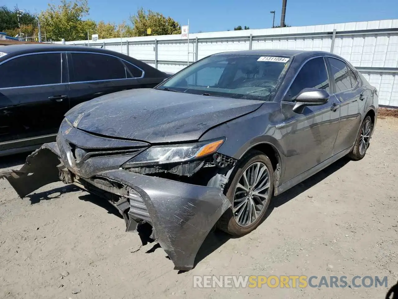 1 Photograph of a damaged car 4T1B31HK4KU514923 TOYOTA CAMRY 2019