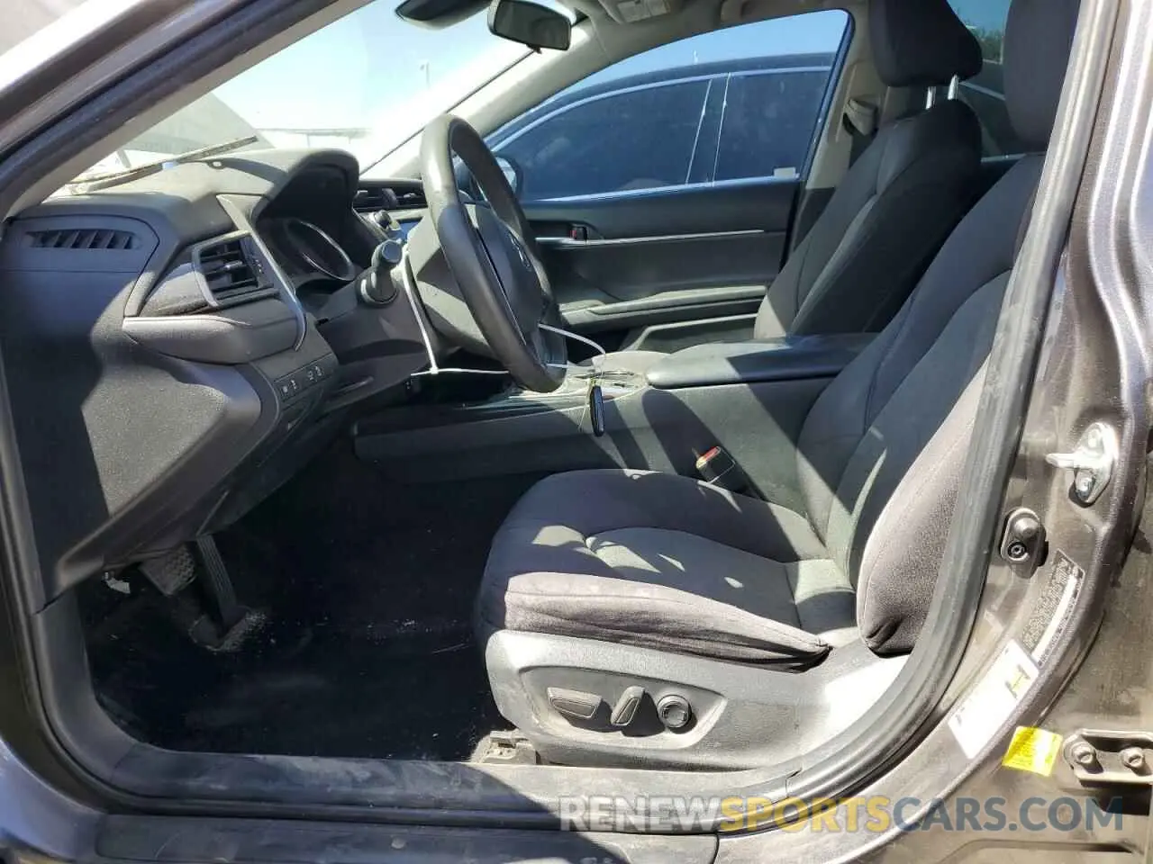 7 Photograph of a damaged car 4T1B31HK4KU514923 TOYOTA CAMRY 2019