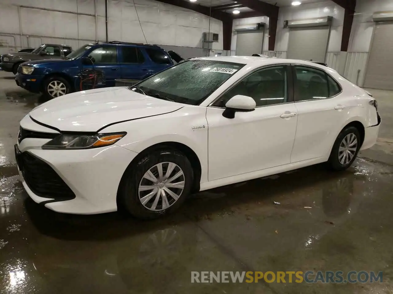 1 Photograph of a damaged car 4T1B31HK4KU515733 TOYOTA CAMRY 2019