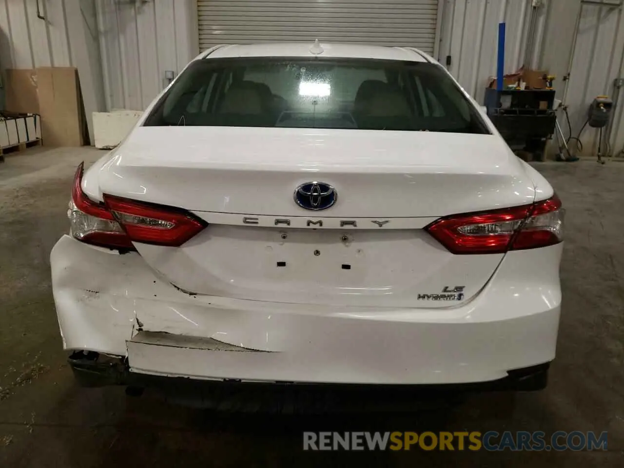 6 Photograph of a damaged car 4T1B31HK4KU515733 TOYOTA CAMRY 2019