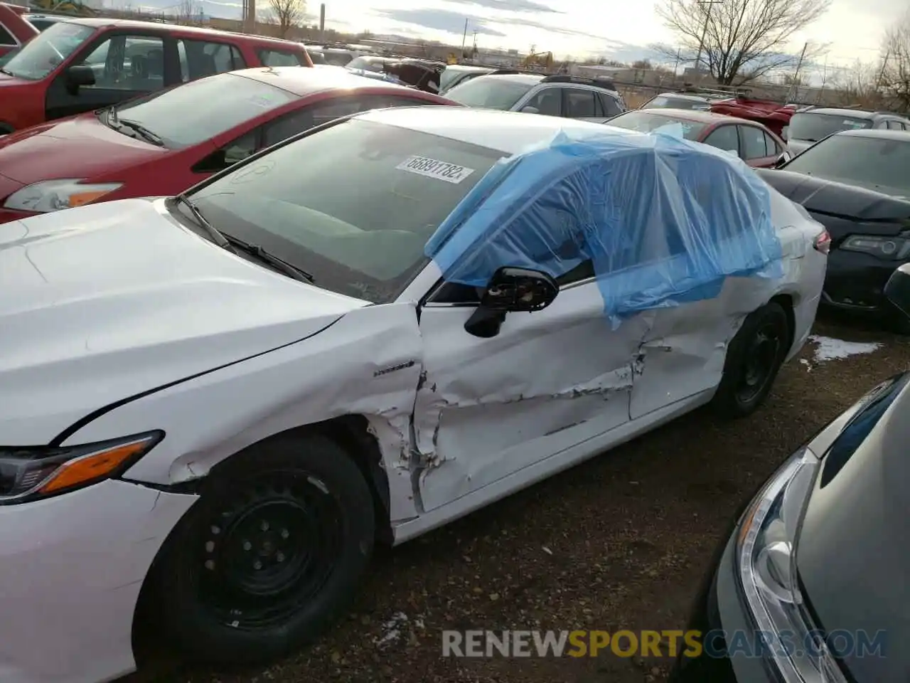 1 Photograph of a damaged car 4T1B31HK4KU516137 TOYOTA CAMRY 2019