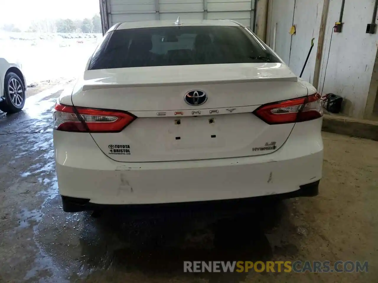 6 Photograph of a damaged car 4T1B31HK5KU006539 TOYOTA CAMRY 2019