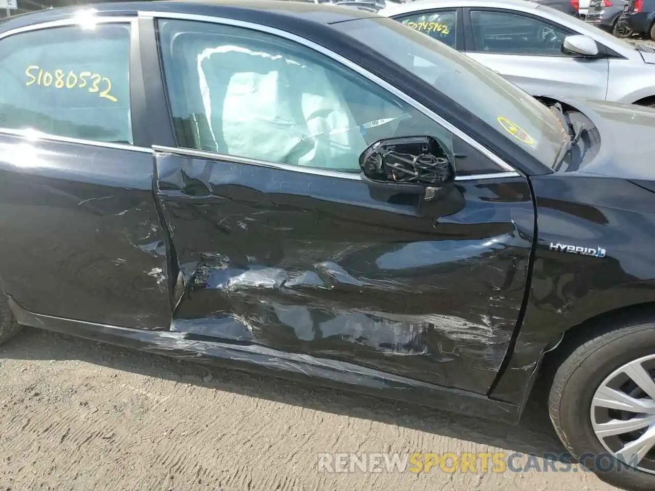 9 Photograph of a damaged car 4T1B31HK5KU008579 TOYOTA CAMRY 2019