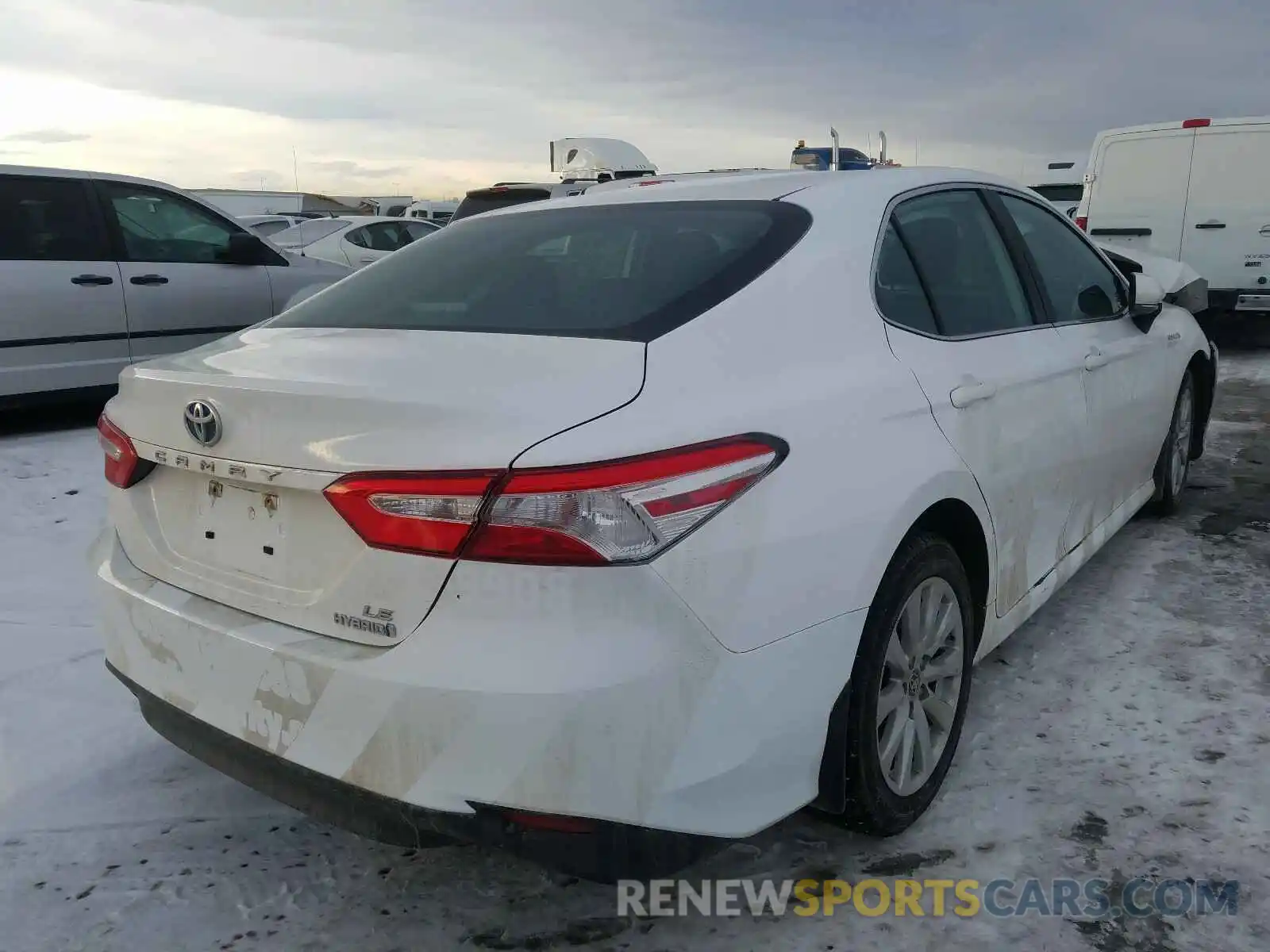 4 Photograph of a damaged car 4T1B31HK5KU509908 TOYOTA CAMRY 2019