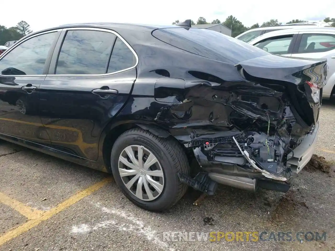 9 Photograph of a damaged car 4T1B31HK5KU510704 TOYOTA CAMRY 2019