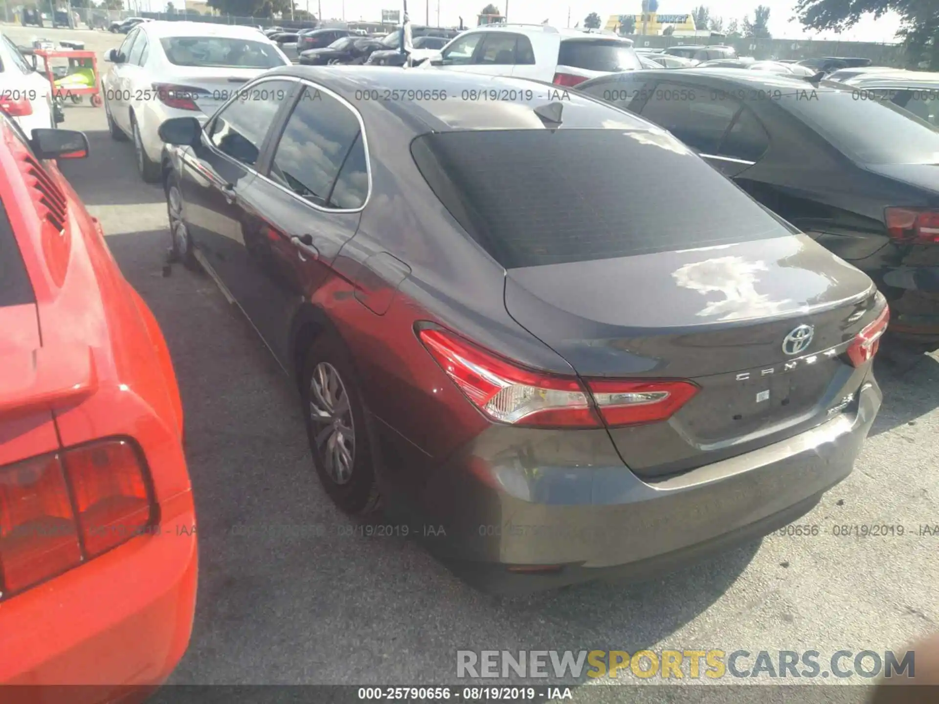 3 Photograph of a damaged car 4T1B31HK5KU510749 TOYOTA CAMRY 2019