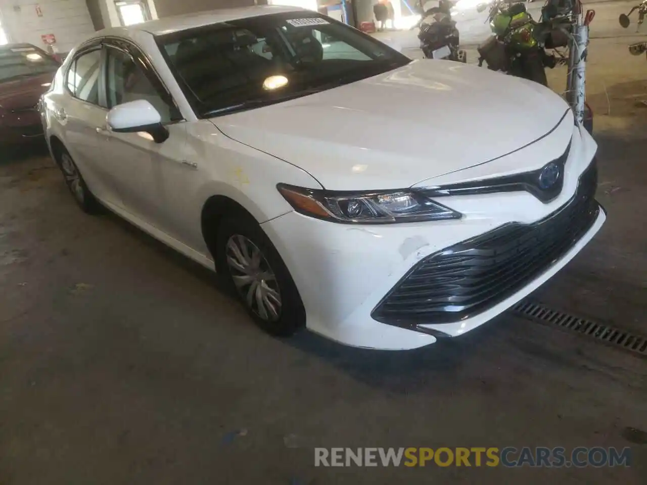 1 Photograph of a damaged car 4T1B31HK5KU515546 TOYOTA CAMRY 2019