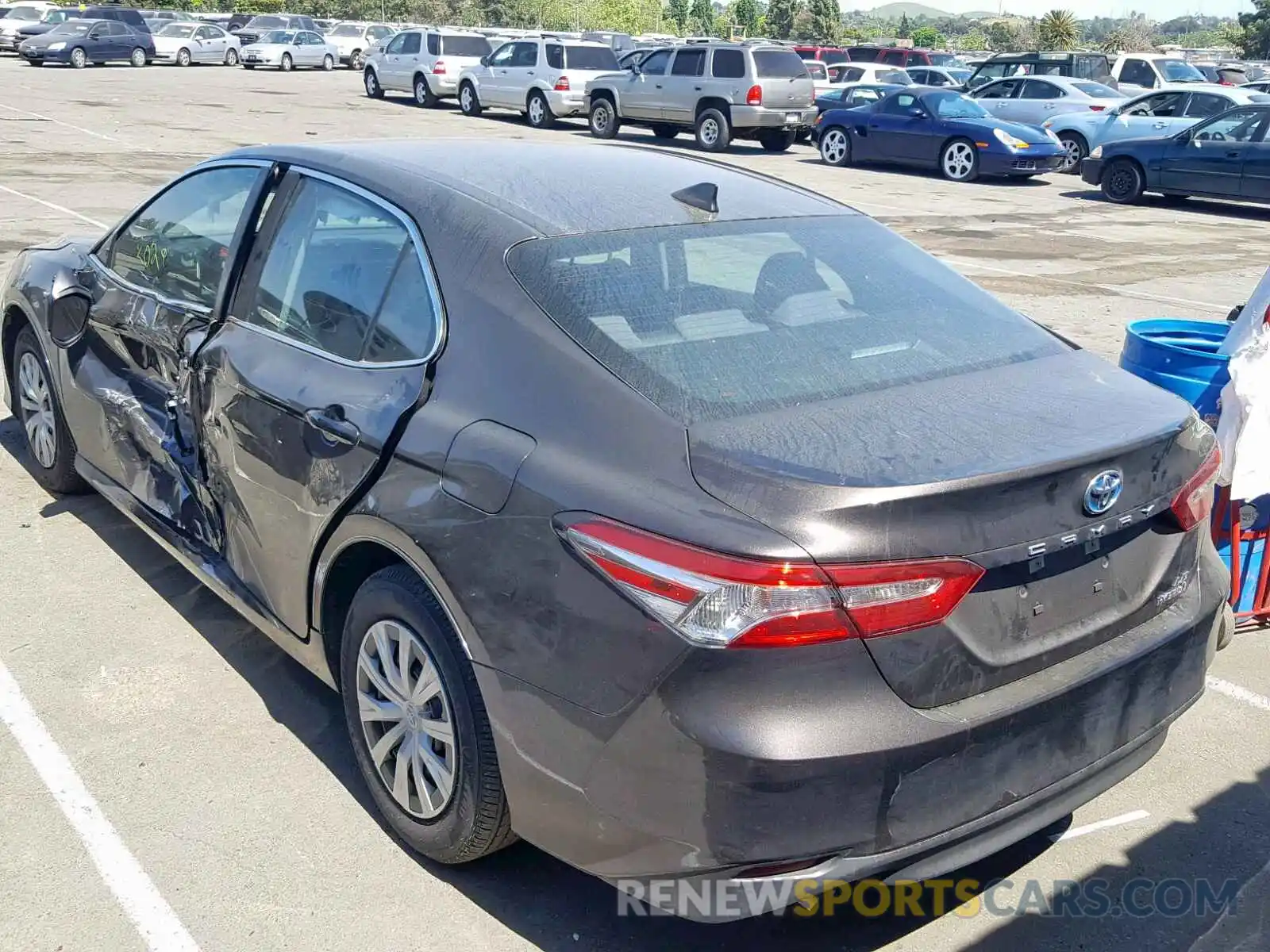 3 Photograph of a damaged car 4T1B31HK6KU512557 TOYOTA CAMRY 2019