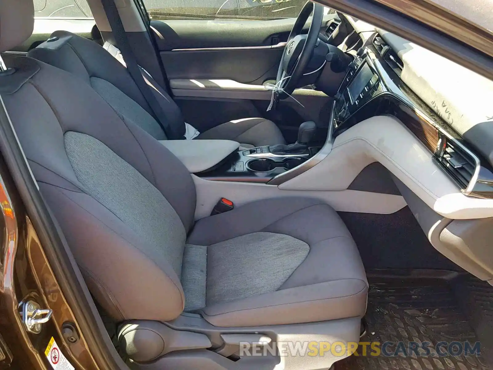 5 Photograph of a damaged car 4T1B31HK6KU512557 TOYOTA CAMRY 2019