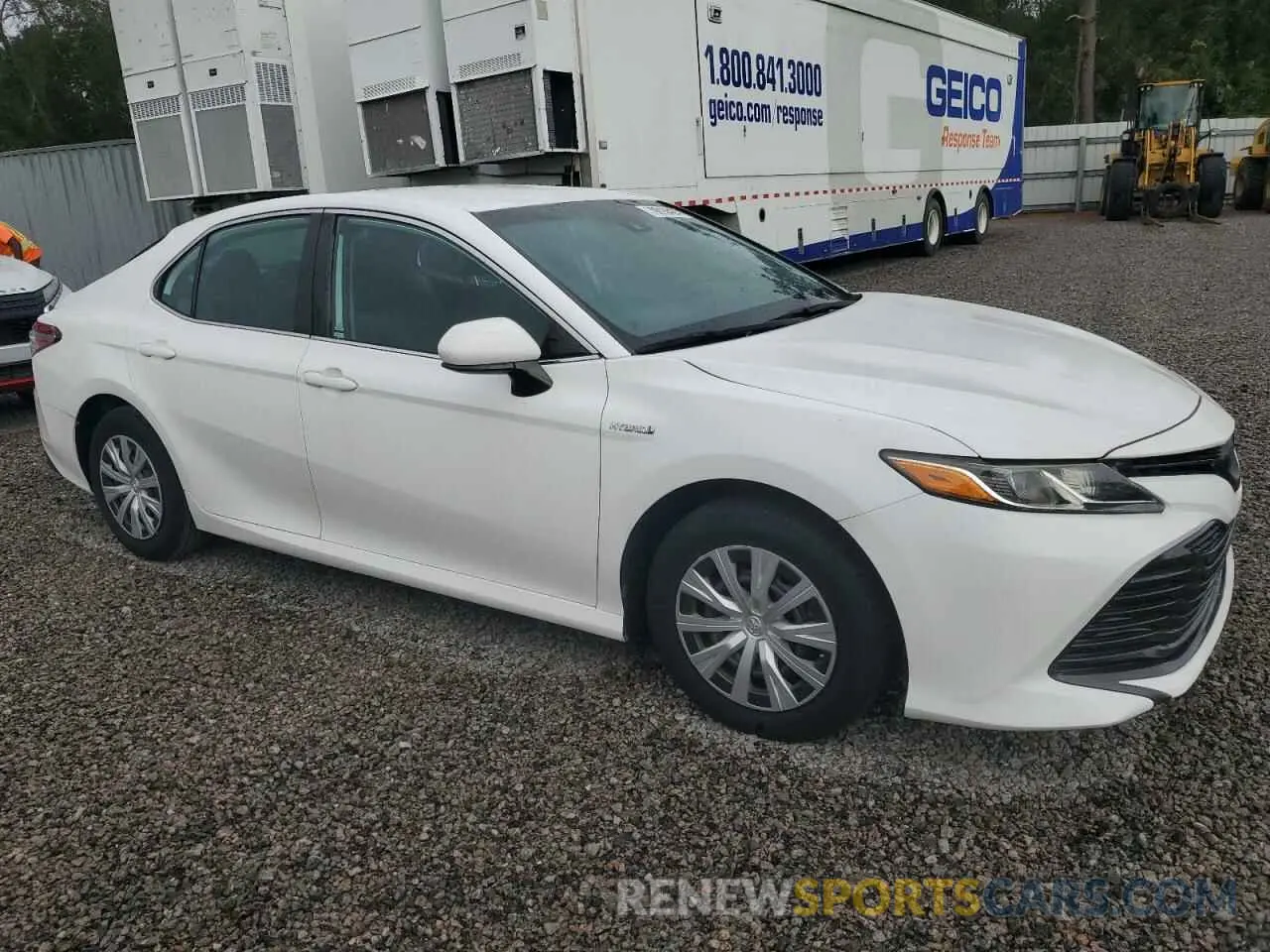 4 Photograph of a damaged car 4T1B31HK6KU512574 TOYOTA CAMRY 2019